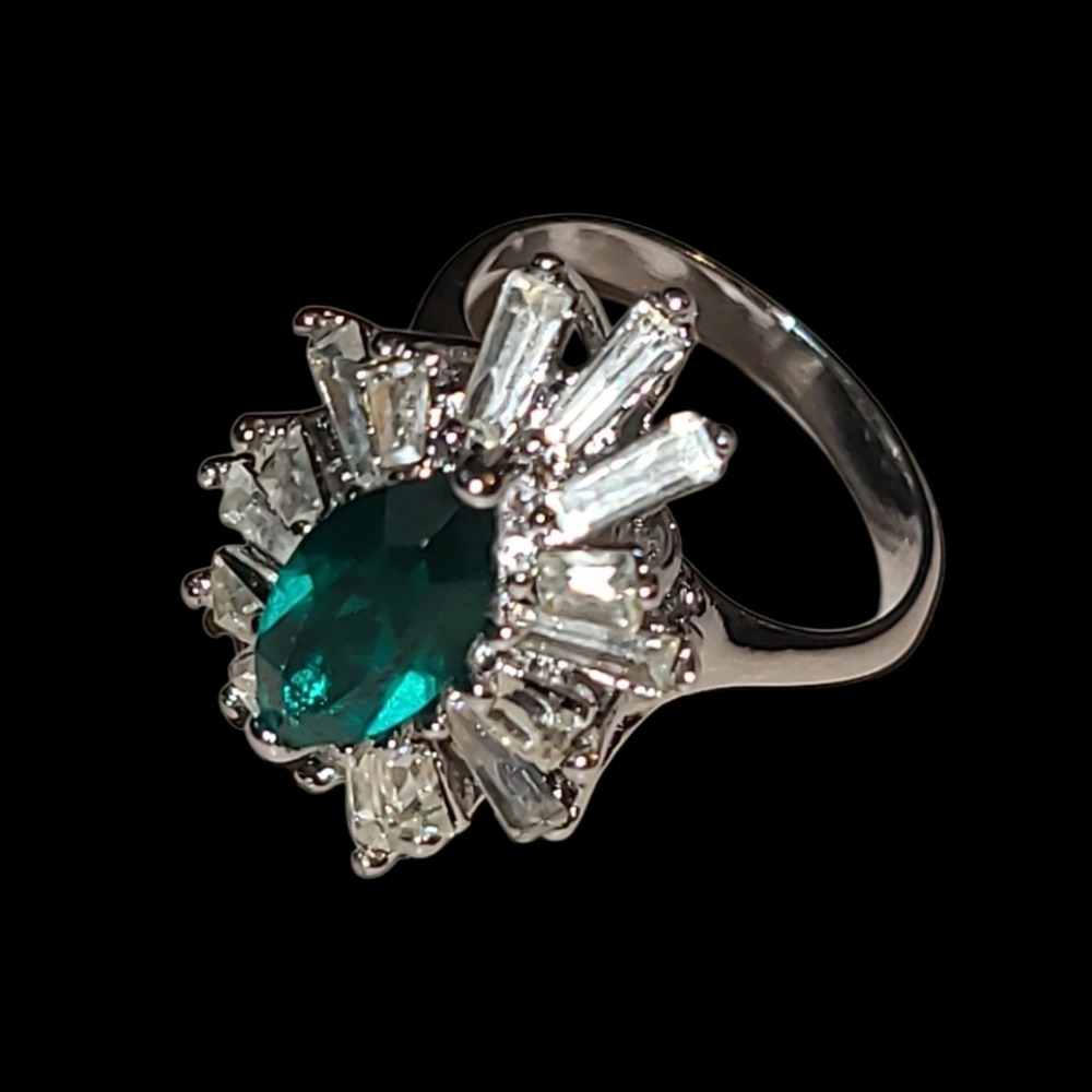 Vintage 18K HGE Green Marquise CZ Starburst Ring Baguette Halo Cocktail Sz 4